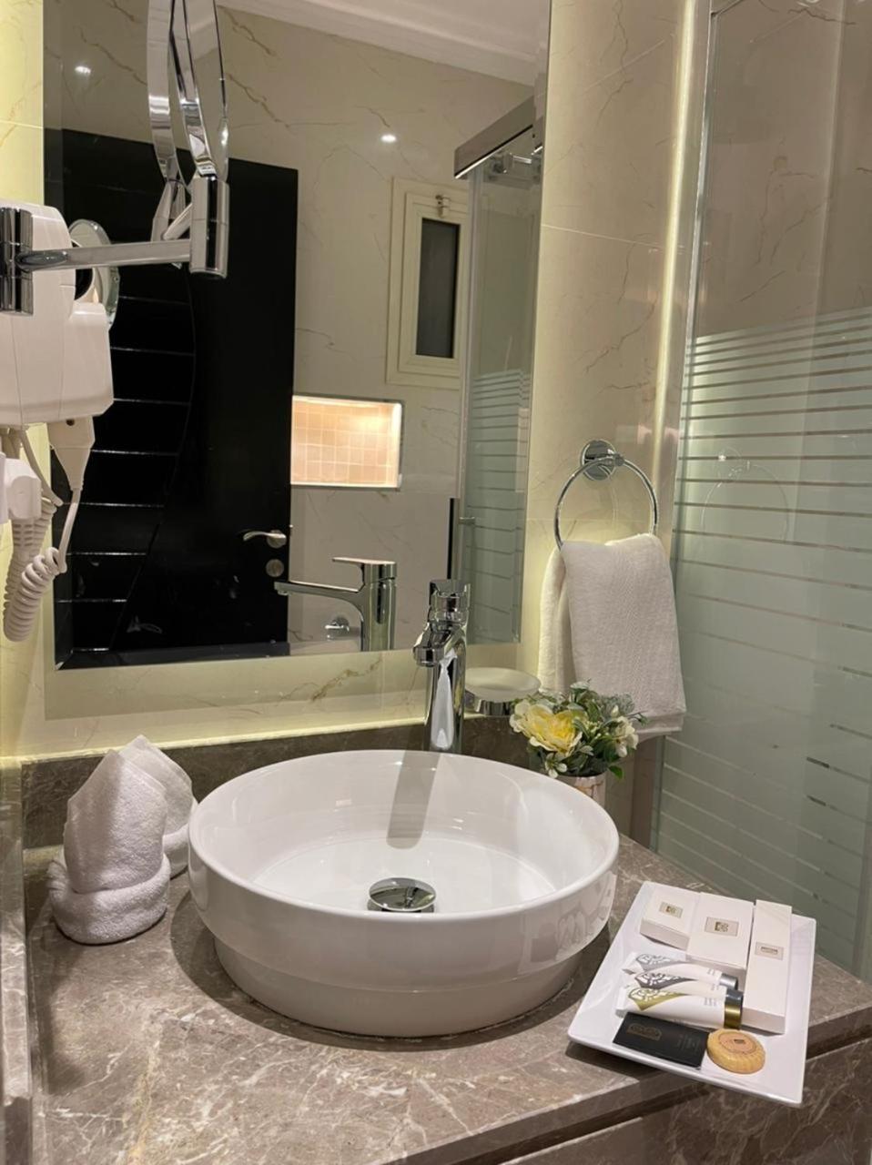 شقق خاصه بطابع حديث وفندقي - تسجيل ذاتي Private Apartments With Modern Vibes - Self Checkin Riyadh Luaran gambar