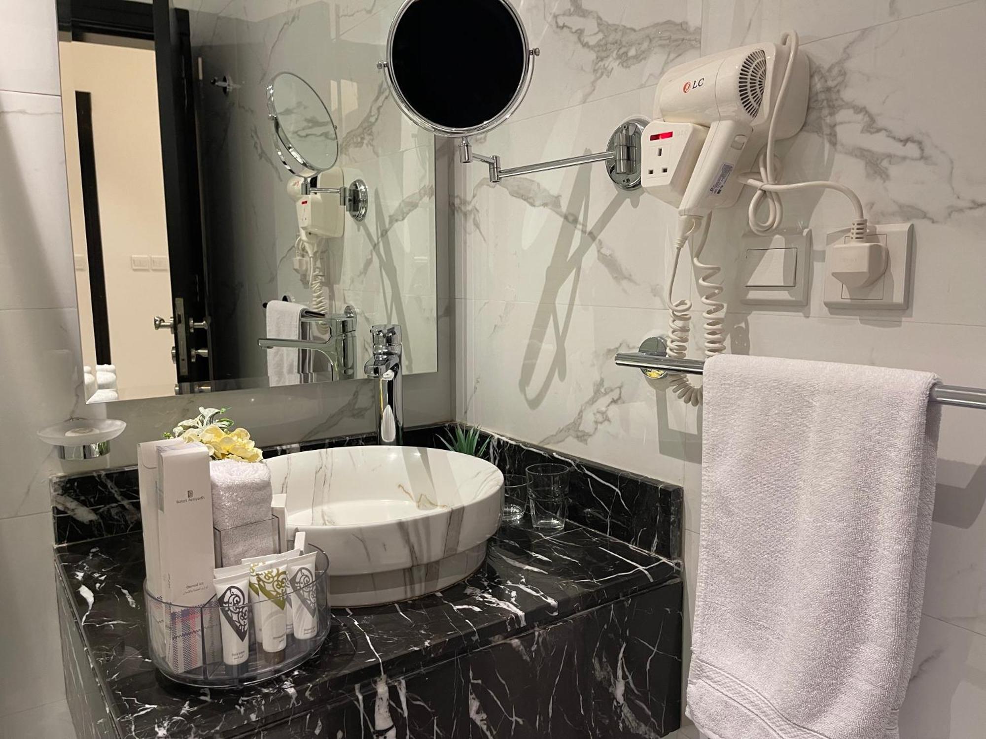 شقق خاصه بطابع حديث وفندقي - تسجيل ذاتي Private Apartments With Modern Vibes - Self Checkin Riyadh Luaran gambar